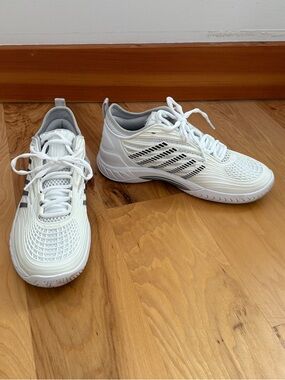 K-Swiss White Hypercourt Supreme 2 Shoes with Black Accent Stripes